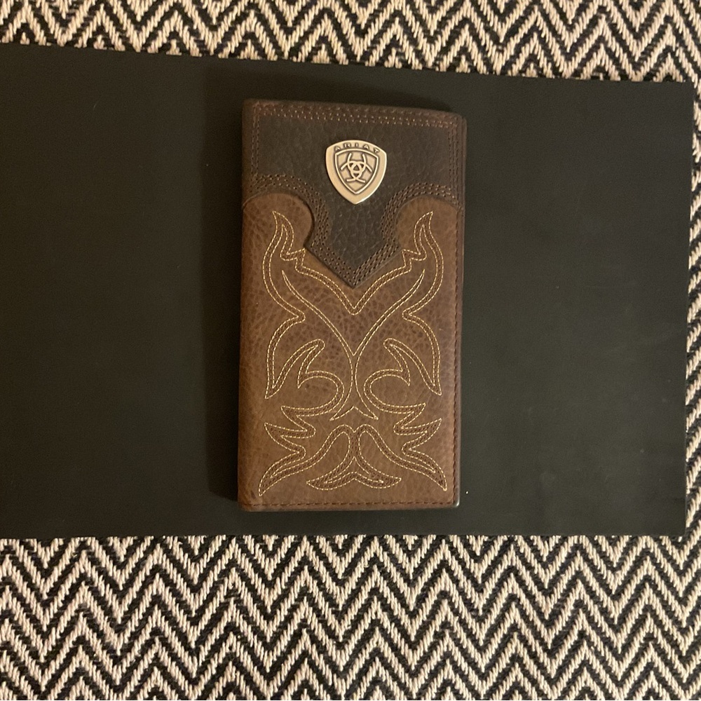 Ariat Brown Leather Wallet with Embroidered Design